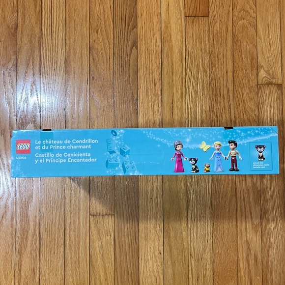 LEGO Disney Cinderella and Prince Charming's Castle #43206 - Picture 4 of 4